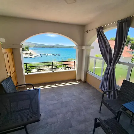 Corica Dvori Apartman