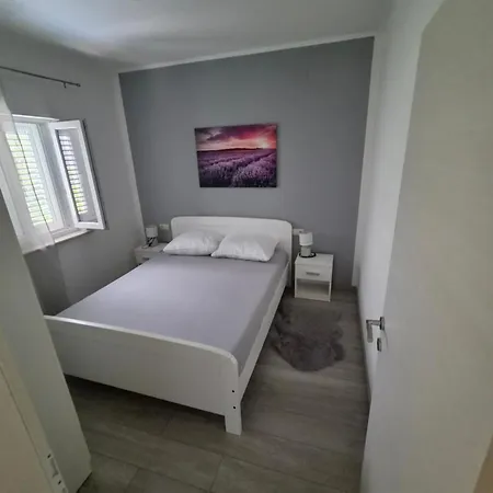 Corica Dvori * Šibenik