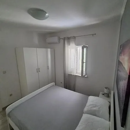Corica Dvori