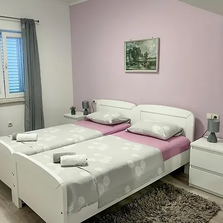 Corica Dvori Διαμέρισμα *